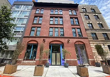 Rented by Artifact.co