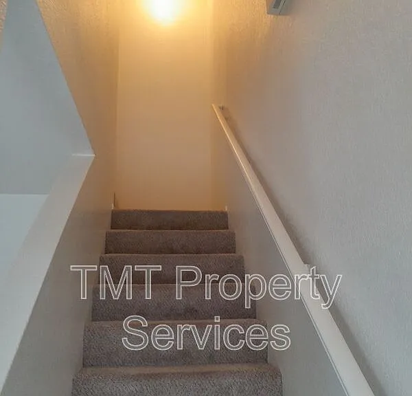 172 W Price St #2 — Photo 8