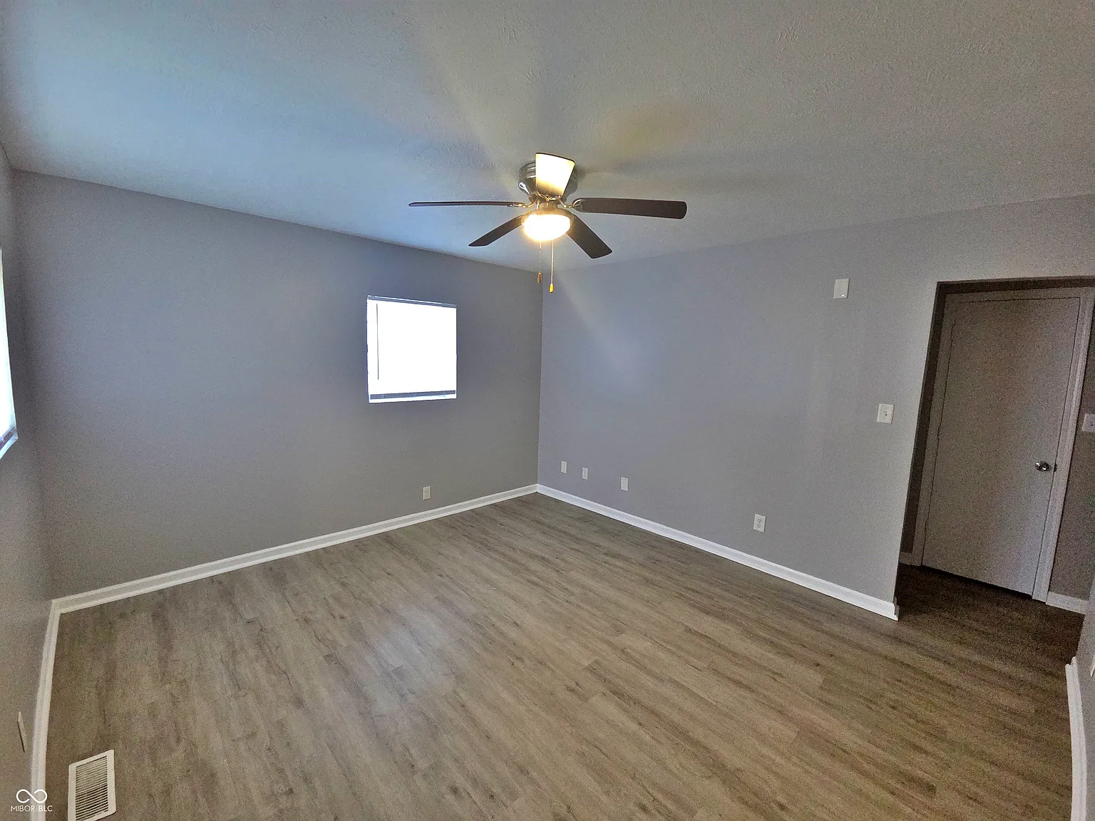 2 bed, 1.0 bath, 729 sqft, $1,075 — Photo 4