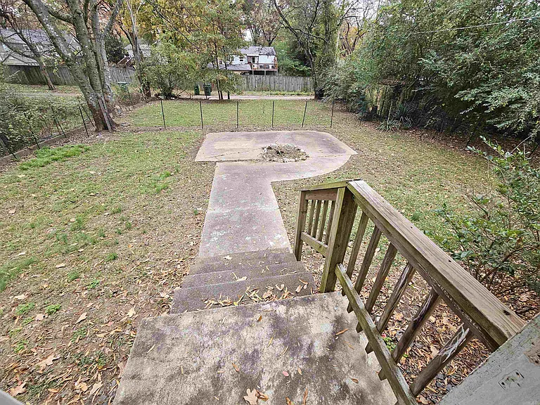709 N Buchanan St — Photo 15
