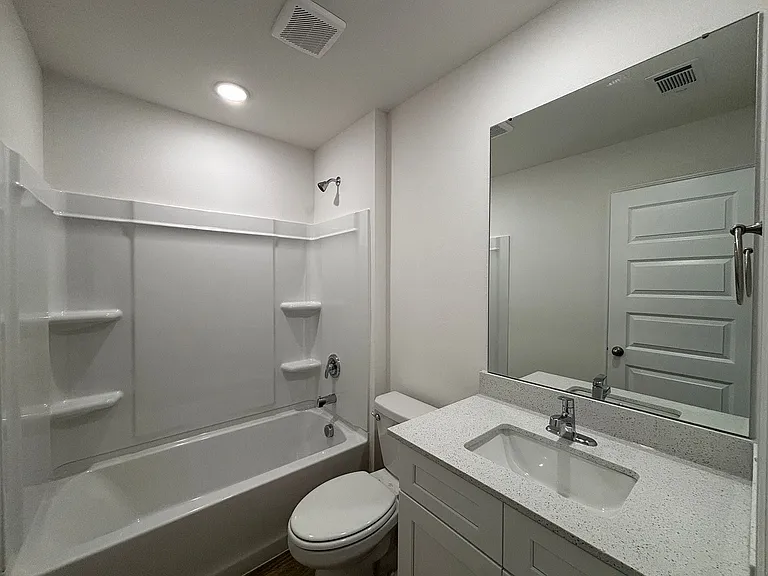 141 Preston Ln — Photo 6