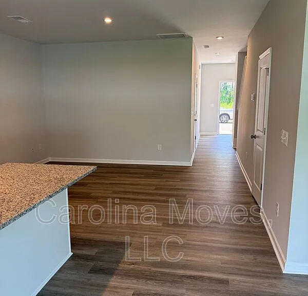 179 Randwick Ln — Photo 5