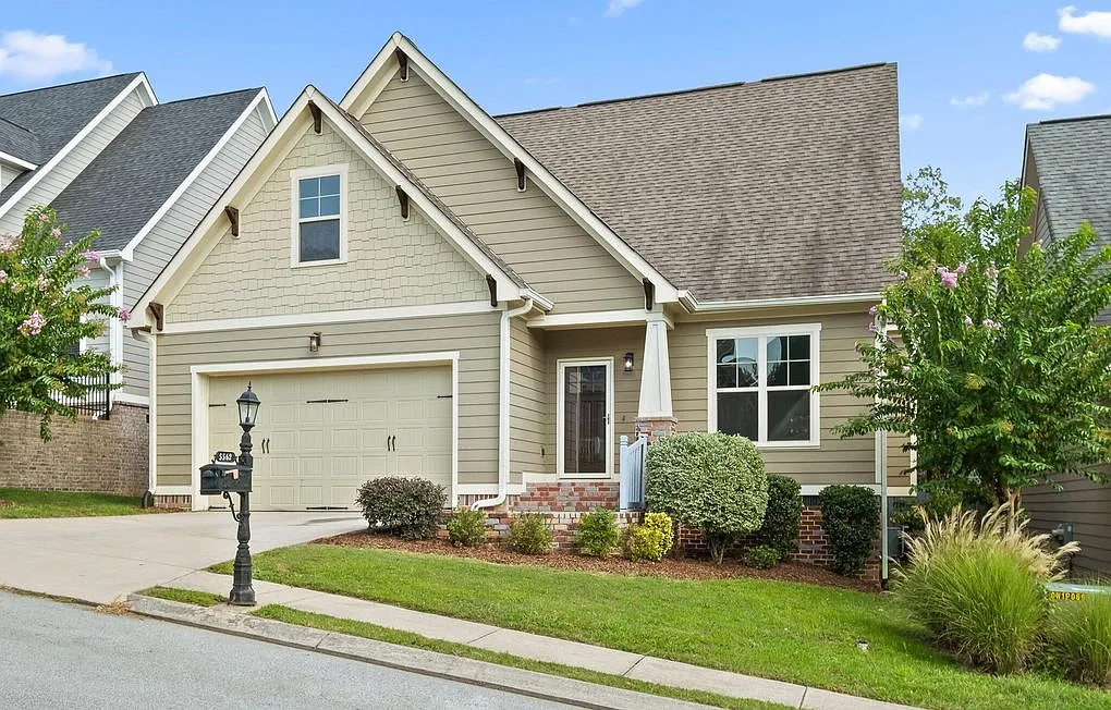 3 bed, 2167 sqft, $2,400 — Photo 1