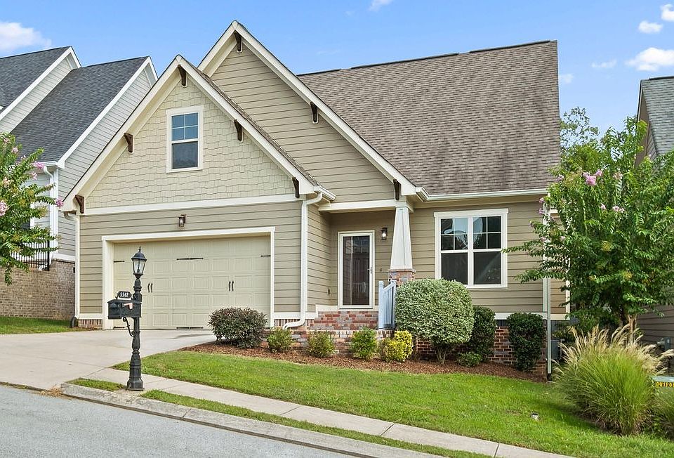 Quaint Craftsman style home in a quaint community with super friendly neighbors!