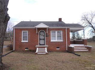 217 31st St SW, Hickory, NC 28602