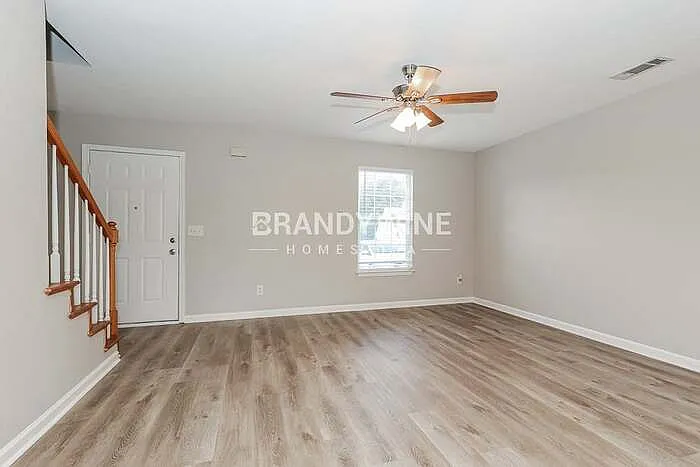 701 Holland Ridge Dr — Photo 3