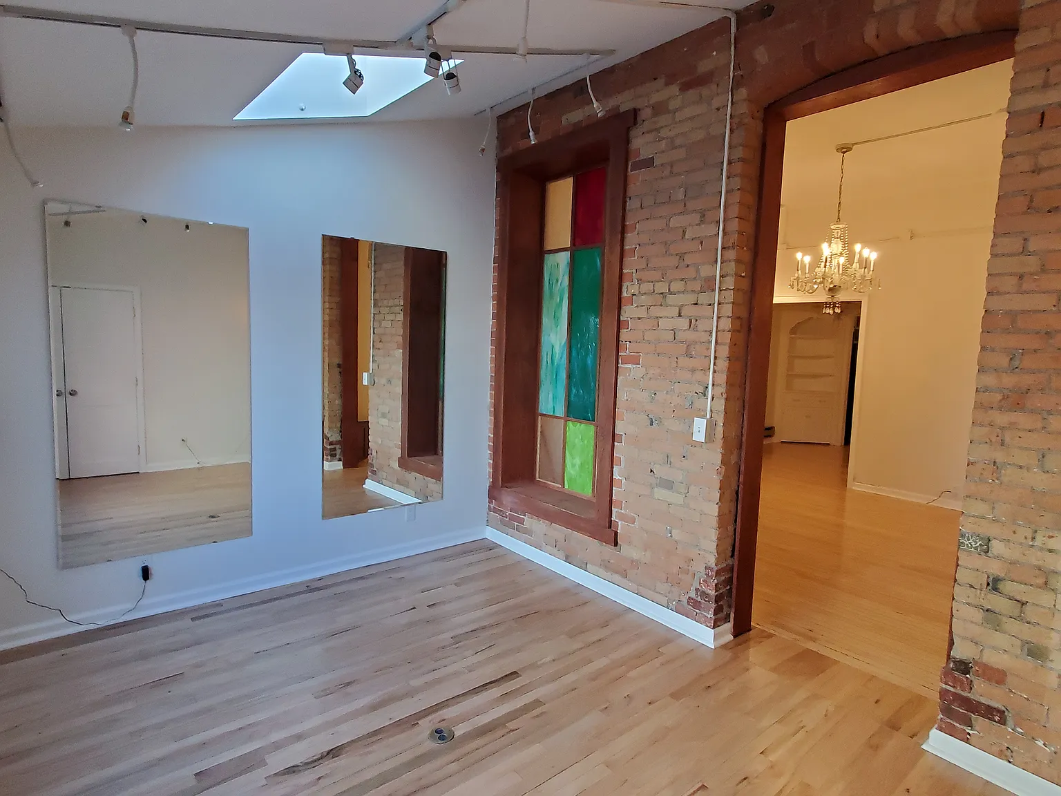 2 bed, 1.5 bath, 782 sqft, $2,005 — Photo 2