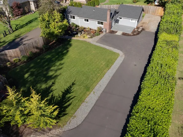 14045 Livesay Rd, Oregon City, OR 97045