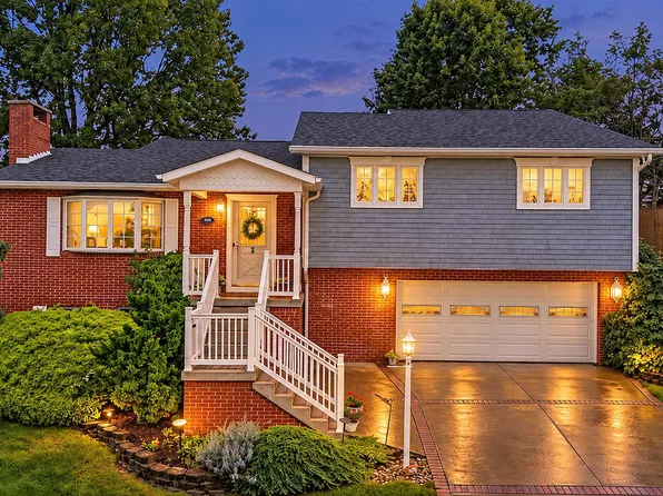 908 Cottonwood St, Morgantown, WV 26505