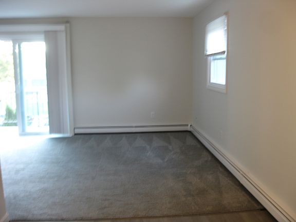 4th image of 20 Dearborn Rd #Cst18