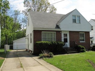 62 Leyton Rd, Bedford, OH 44146