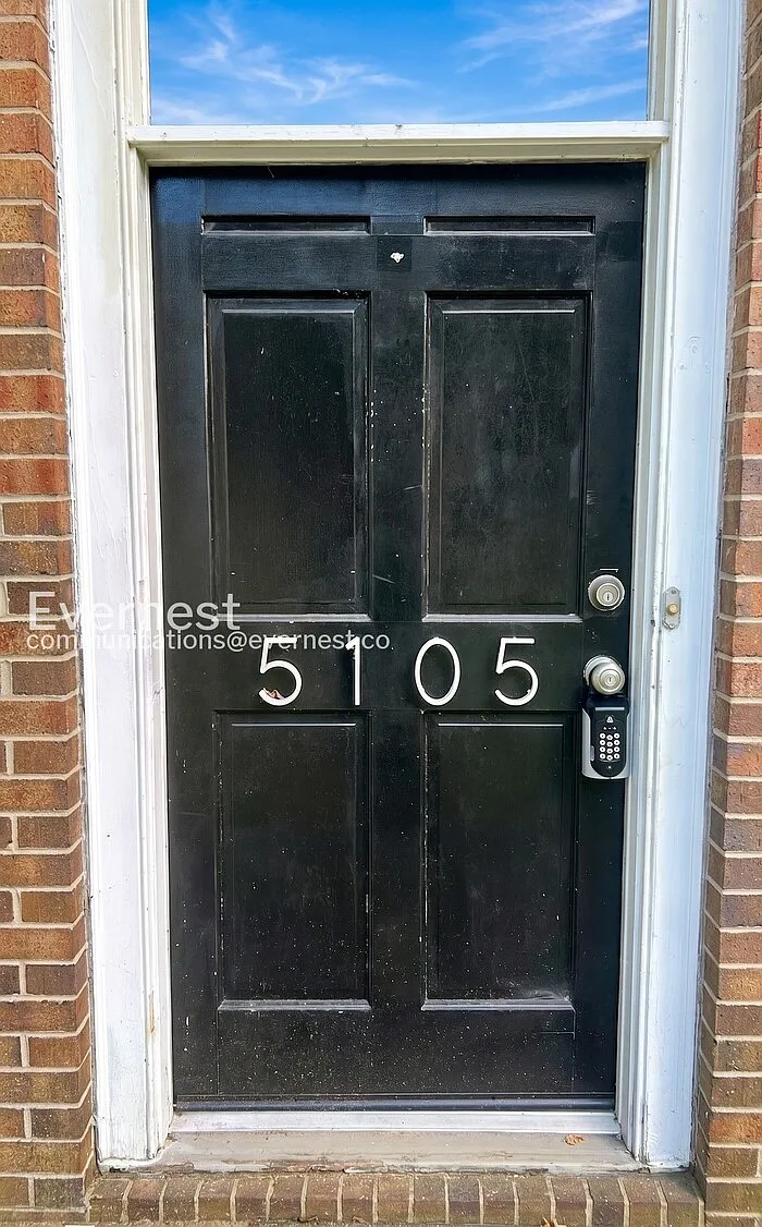 3 bed, 2.5 bath, 2078 sqft, $2,495 — Photo 3