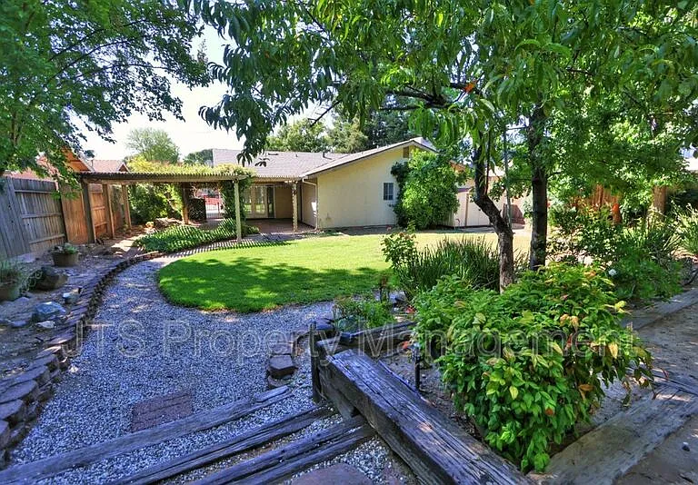 6830 Mellodora Dr — Photo 62