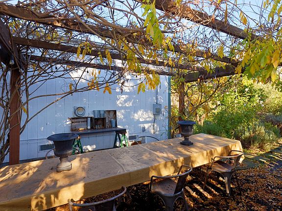 Garden pergola and bar for parties.