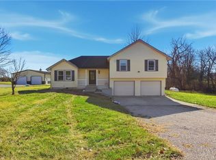 5950 SE Hilltop Rd, Holt, MO 64048