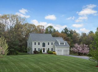 12 Hunter Ln, Medway, MA 02053