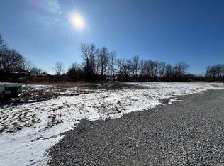 4 Blue Bird Pie Rd, Mitchell, IN 47446