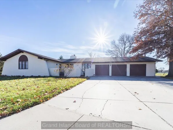 2805 Kingston Cir, Grand Island, NE 68803