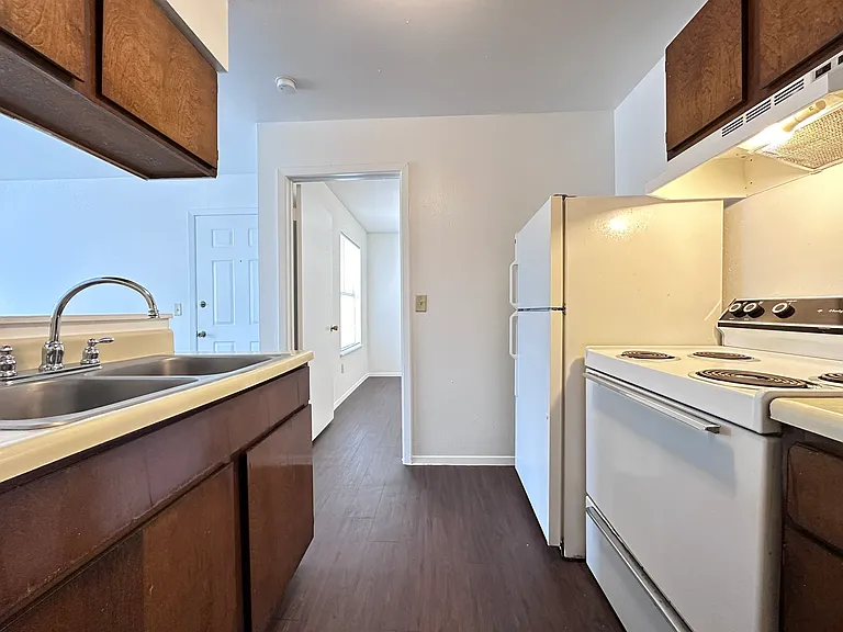 Brookhollow Apartments — Photo 47