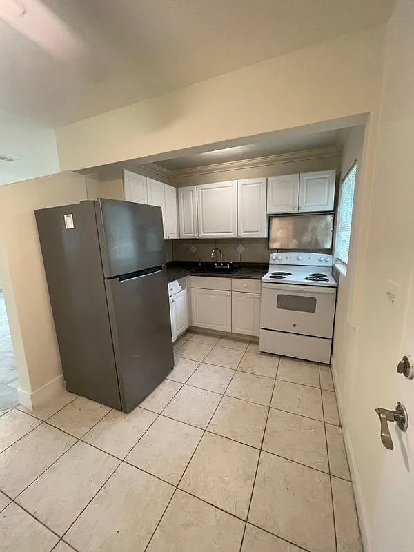 2 bed, 2.0 bath, 1200 sqft, $2,100 — Photo 2