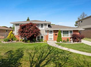 10312 Stephen Dr, Chicago Ridge, IL 60415