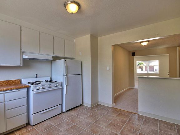 4th image of 33823 10th St