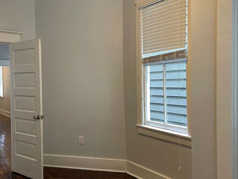 412 E Duffy St — Photo 16