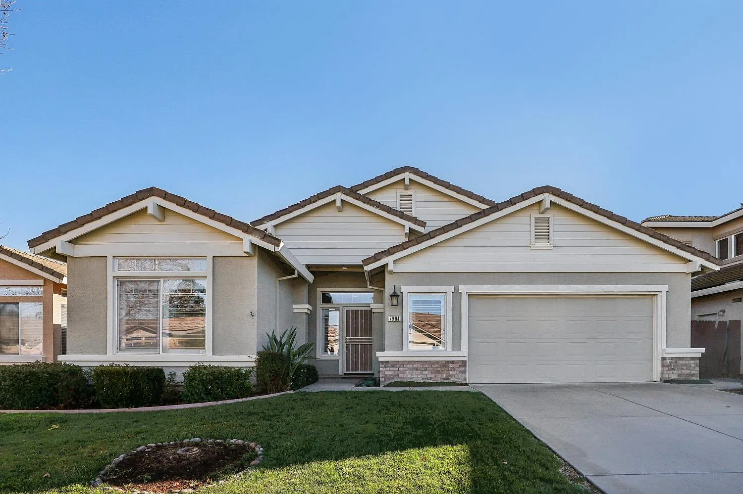7904 Quaker Ridge Way photo 1