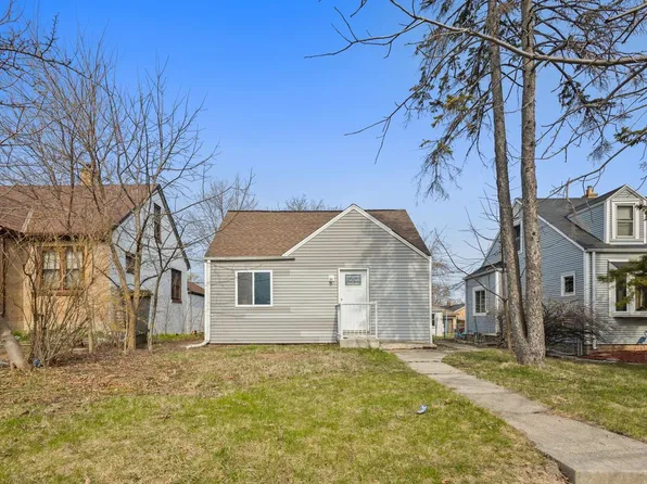 3200 West Loomis ROAD, Greenfield, WI 53221