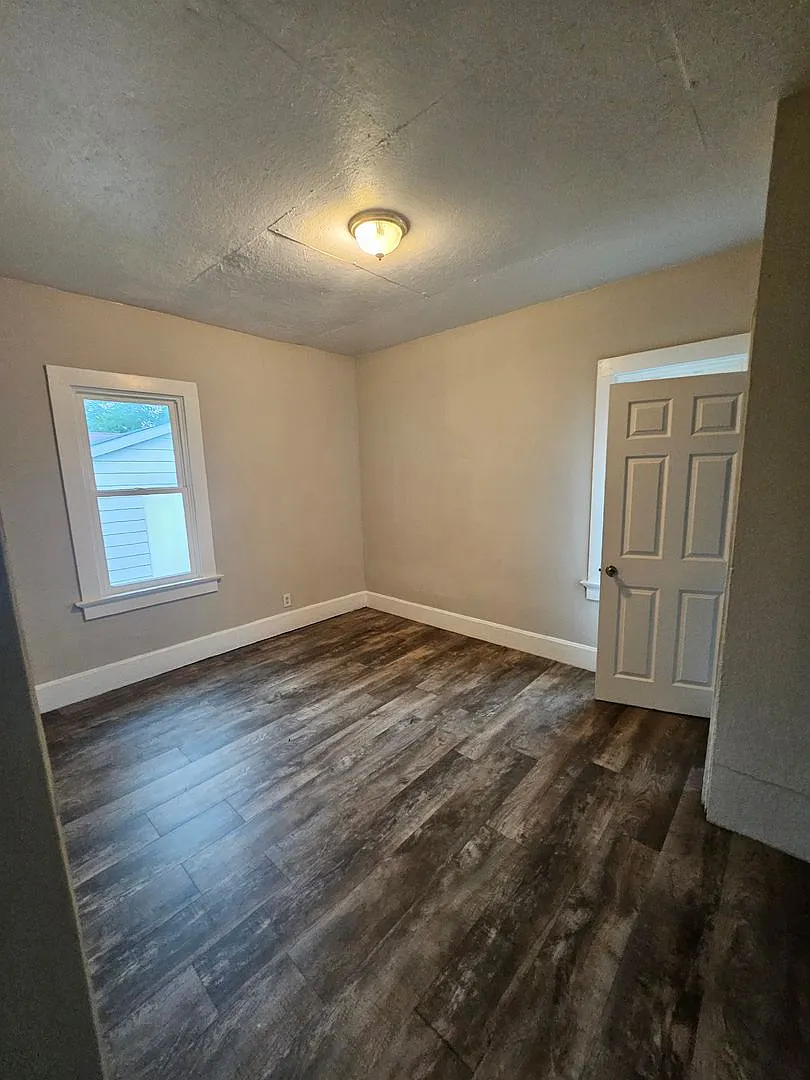 4 Bed 1 bath - EHA Approved! — Photo 4