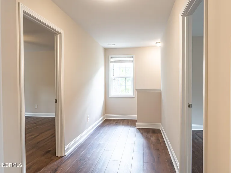 545 N Saylor St — Photo 9