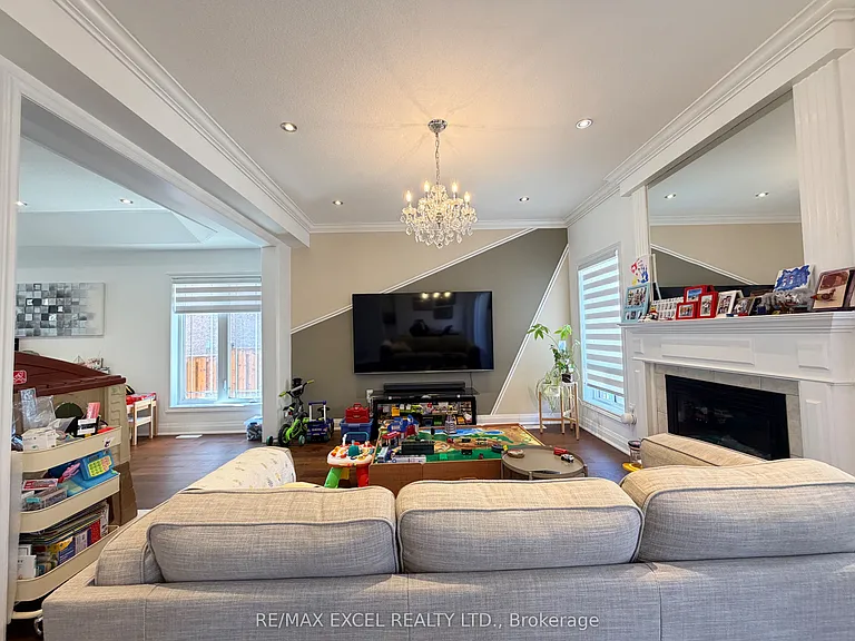 130 Laurendale Ave — Photo 3