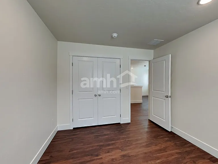 1320 N Alderleaf Ave — Photo 19