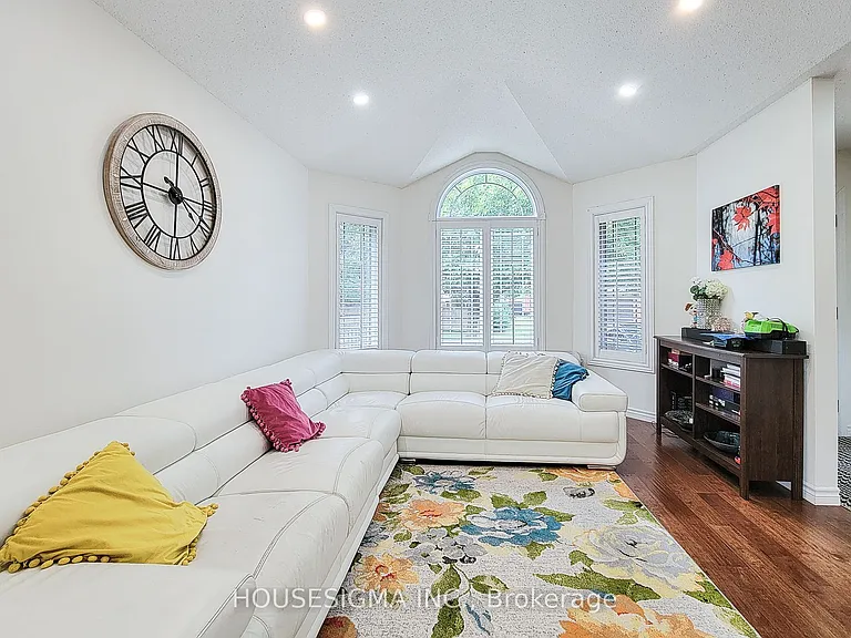4 Treeview Ct — Photo 5