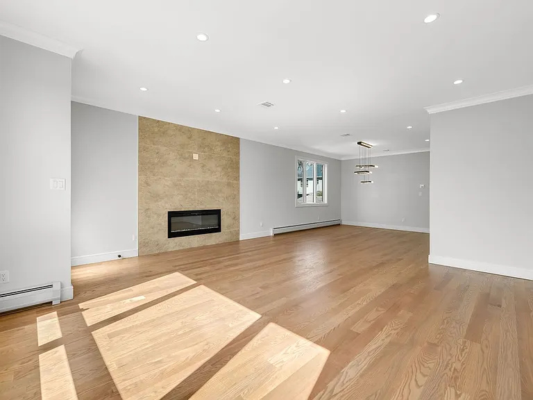 39 Washington Ave — Photo 27