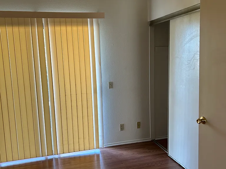 1020 Redondo Ave — Photo 6