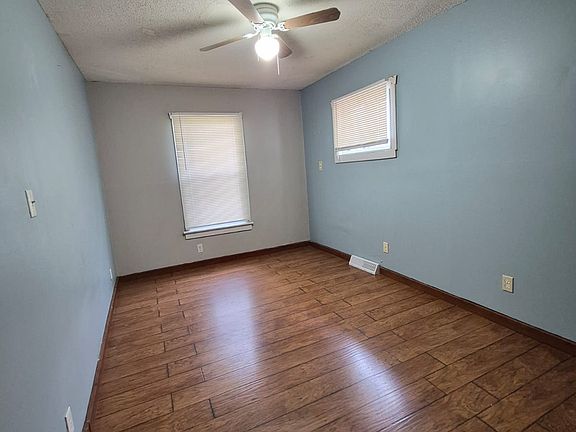 4th image of 4722 E 39th St