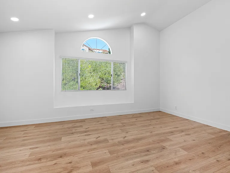 29441 Castle Rd — Photo 10