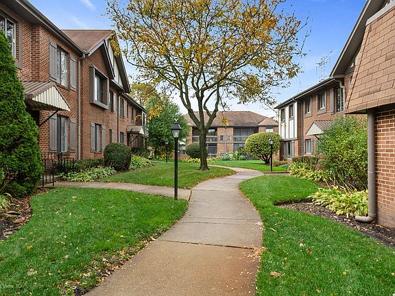 2nd image of 73 Parliament Dr E #115