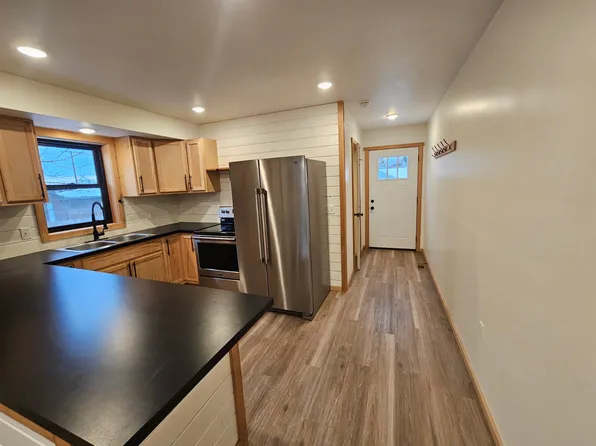 806 N Bonner Ave, Red Lodge, MT 59068