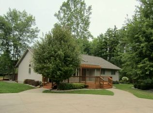 4743 N Sturgeon Rd, Midland, MI 48642
