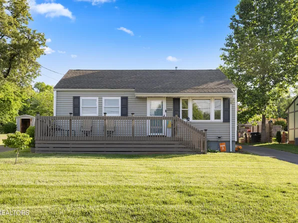 2211 Peachtree St, Knoxville, TN 37920