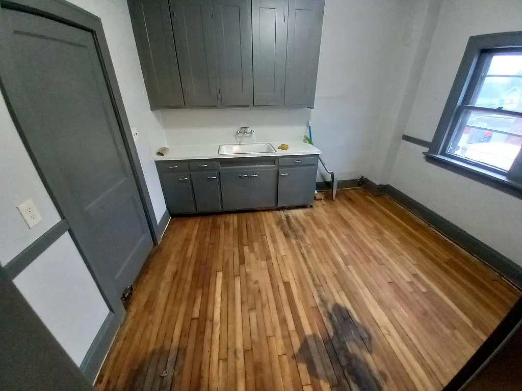 9019 Denison Avenue - 9019 Denison U2 — Photo 4
