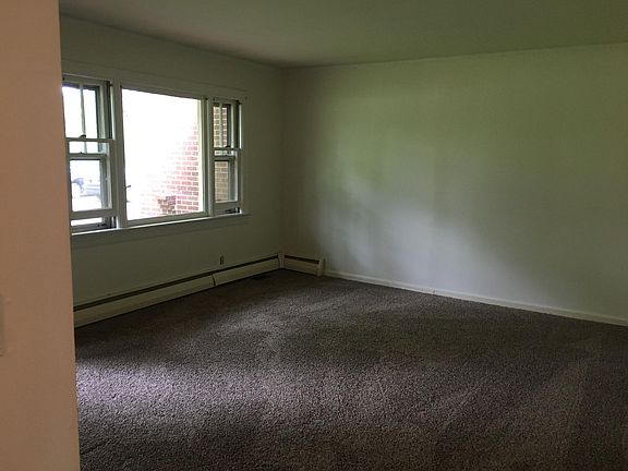 Front Living Room - New Carpet