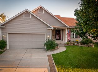 6905 Dominion Dr, Madison, WI 53718