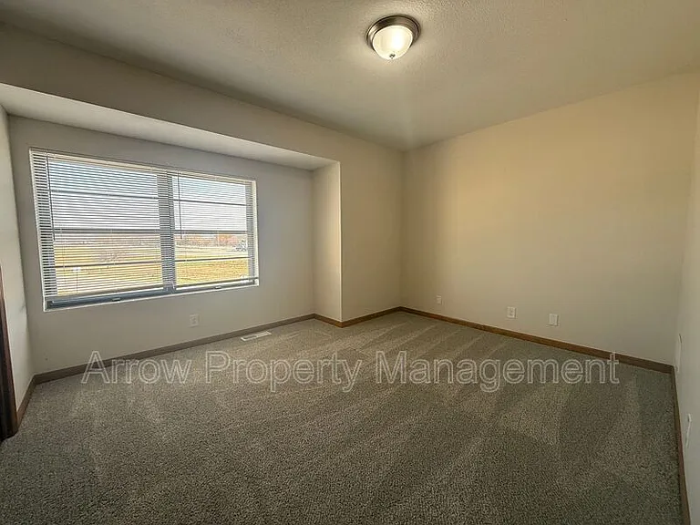 1340 S Jackson St — Photo 5
