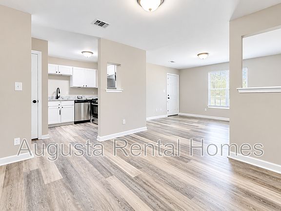 5th image of 37 Conifer Ct