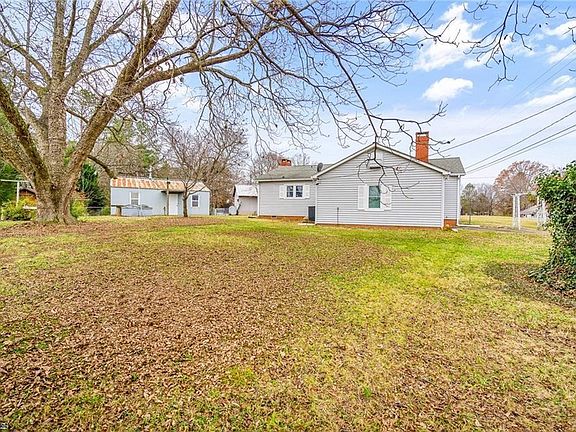 4th image of 165 Lakeview Church Rd