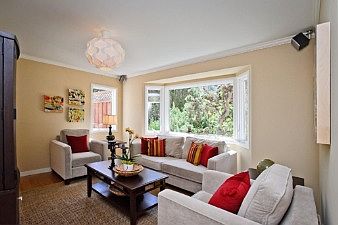 Family room :: 1549 Molitor Road