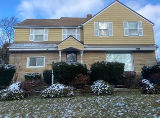 3729 Hillbrook Rd, University Heights, OH 44118